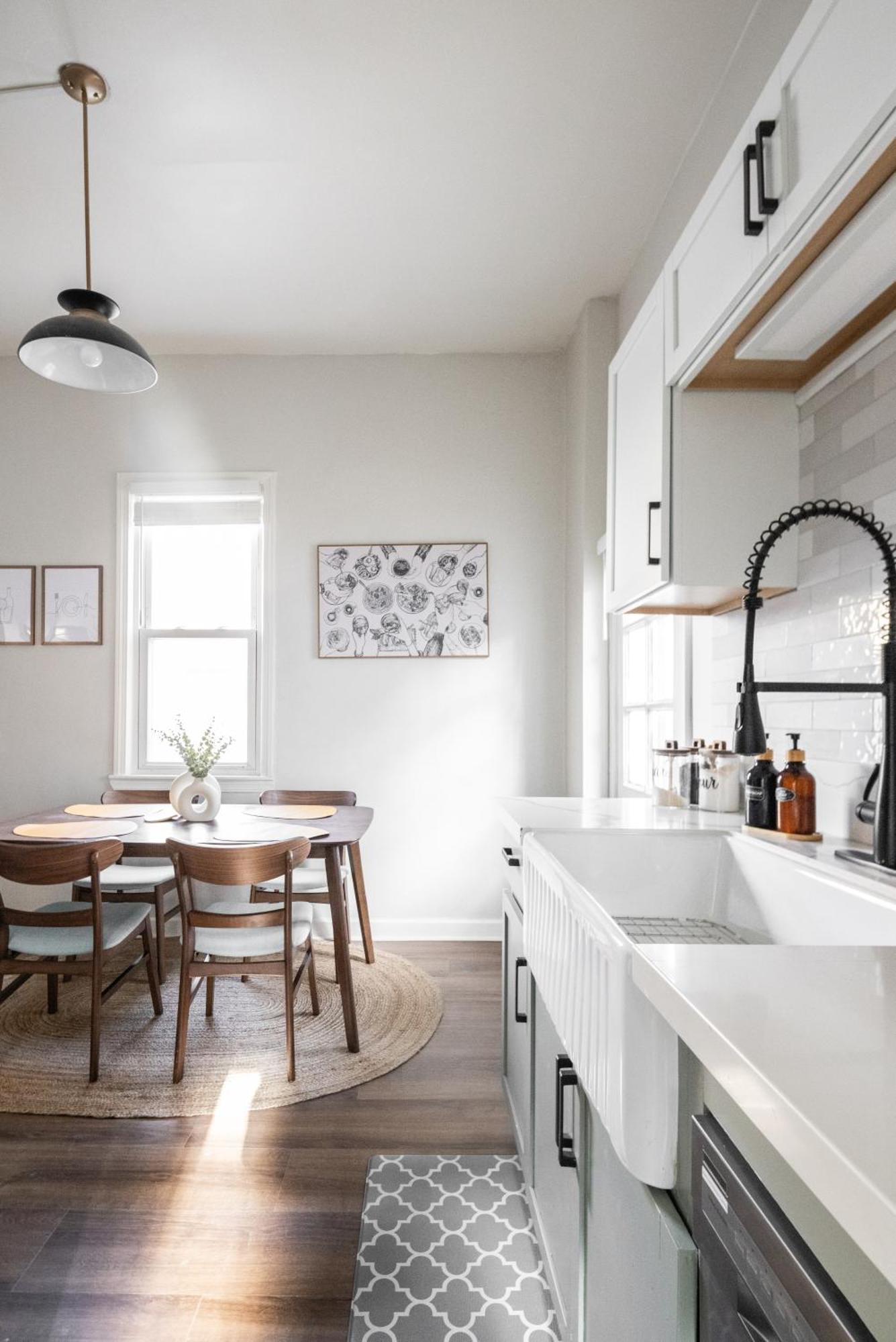 Mid-Century Modern Retreat In Little Italy Lejlighed Cleveland Eksteriør billede