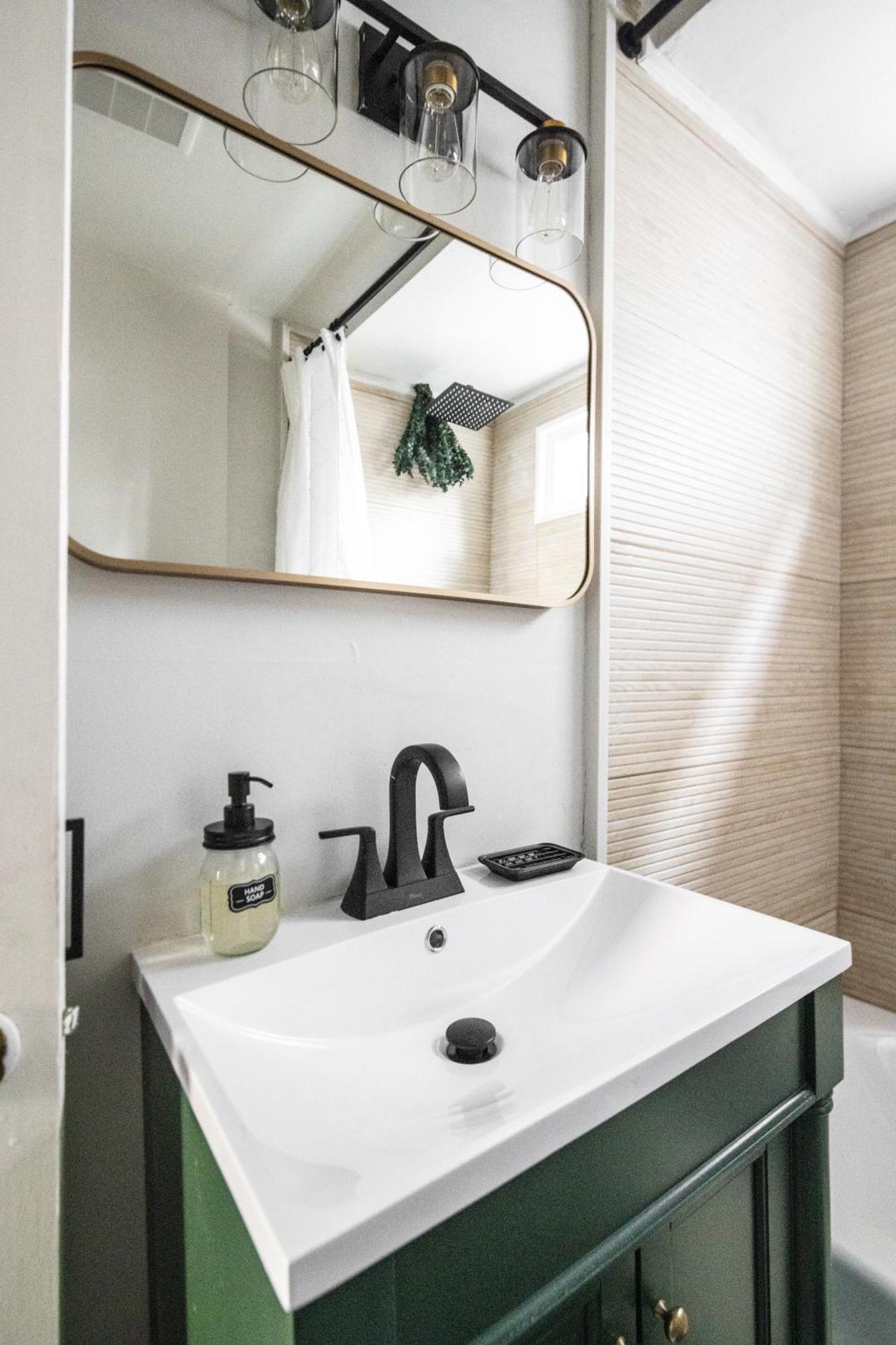 Mid-Century Modern Retreat In Little Italy Lejlighed Cleveland Eksteriør billede